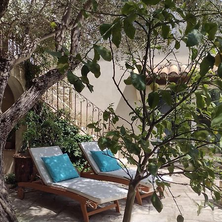 La Maison Des Autres, piscine chauffée, chambres d'hôtes proches Uzès, Nîmes, Pont du Gard Saint-Genies-de-Malgoires Exterior foto