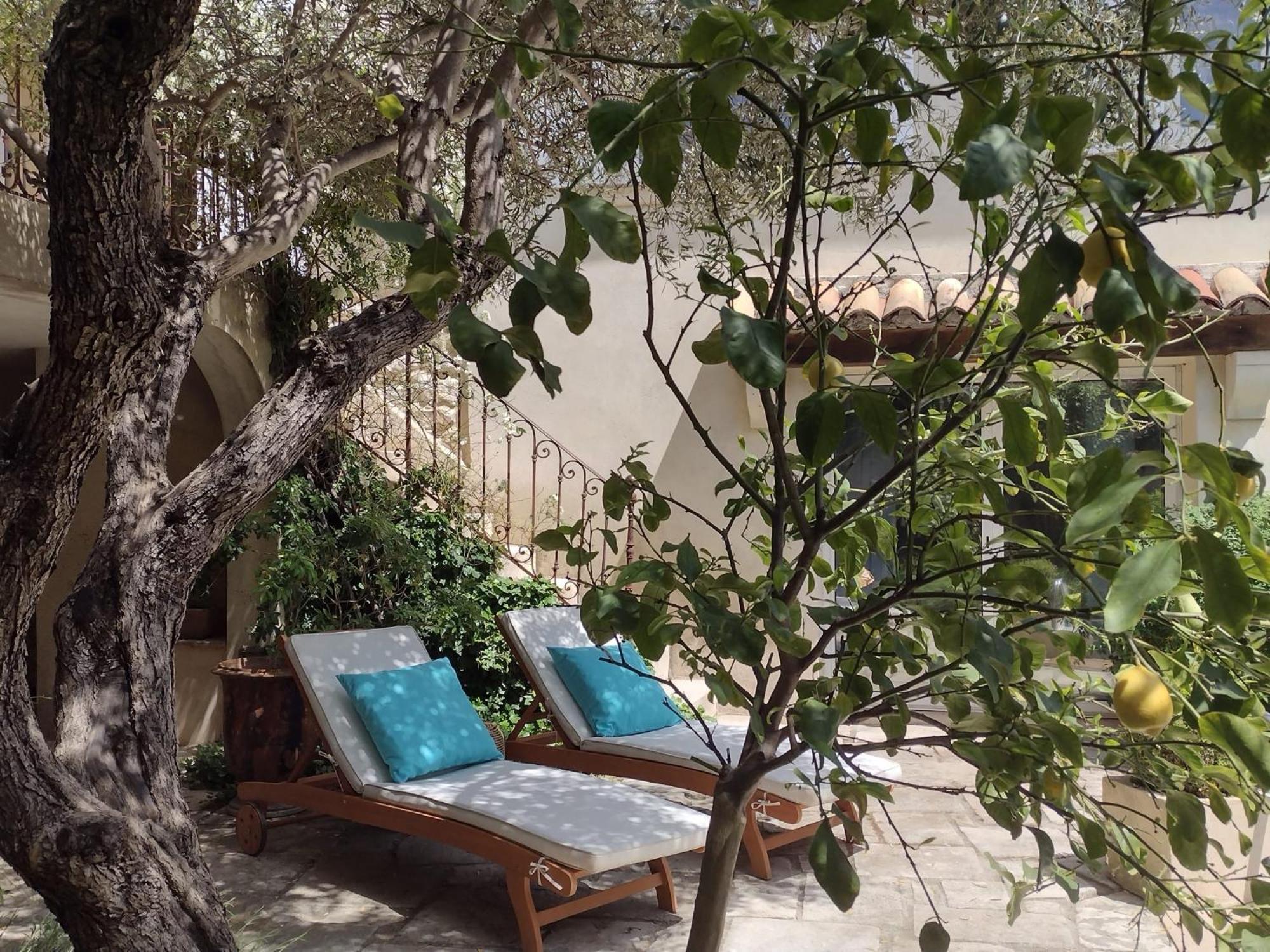 La Maison Des Autres, piscine chauffée, chambres d'hôtes proches Uzès, Nîmes, Pont du Gard Saint-Genies-de-Malgoires Exterior foto