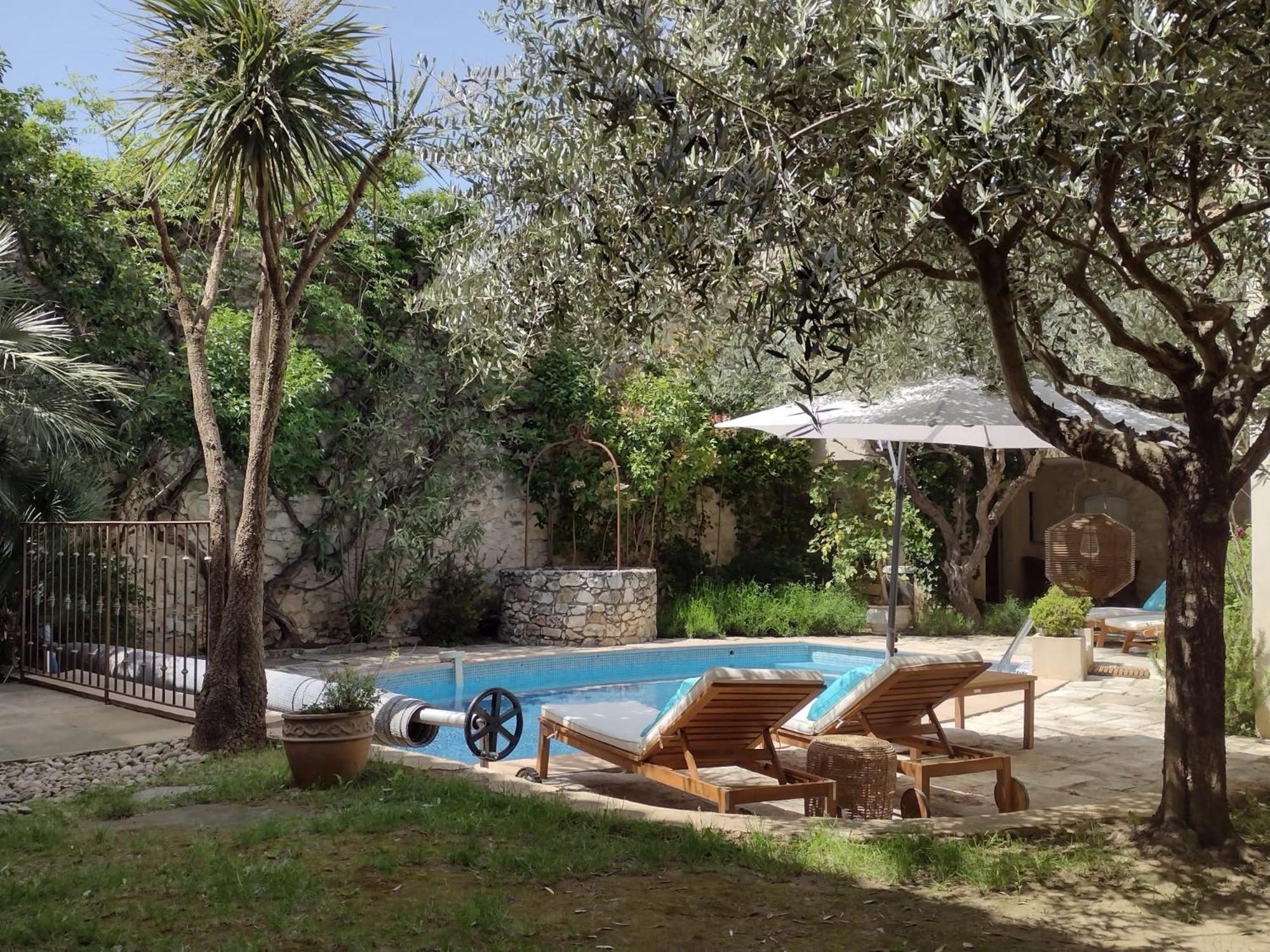La Maison Des Autres, piscine chauffée, chambres d'hôtes proches Uzès, Nîmes, Pont du Gard Saint-Genies-de-Malgoires Exterior foto